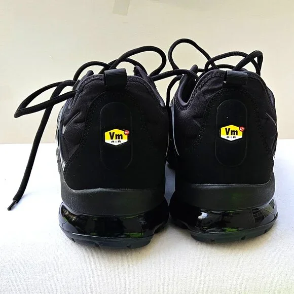Size 13 - Nike Vapormax Plus - Triple Black Dark Gray - Picture 4 of 7